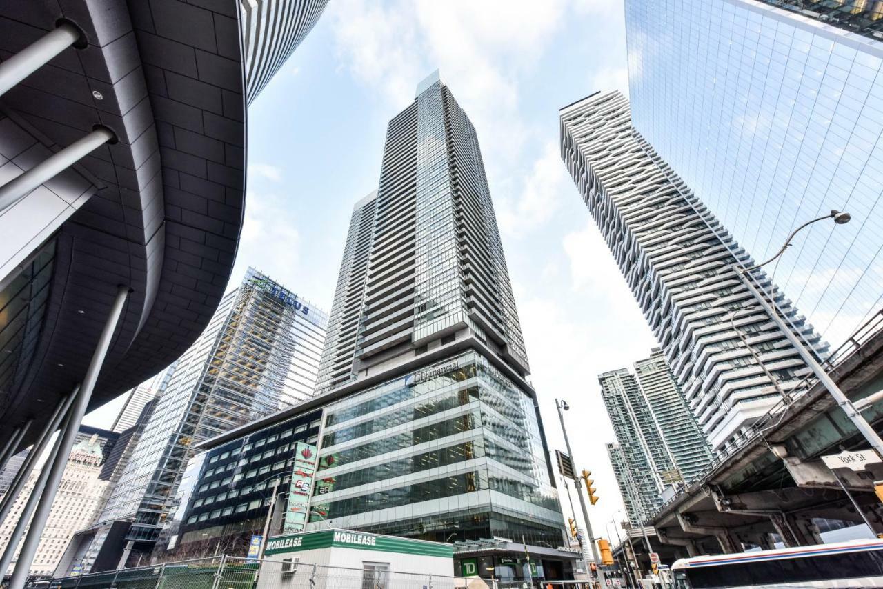 Sarkar Suites - Maple Leaf Square Торонто Экстерьер фото