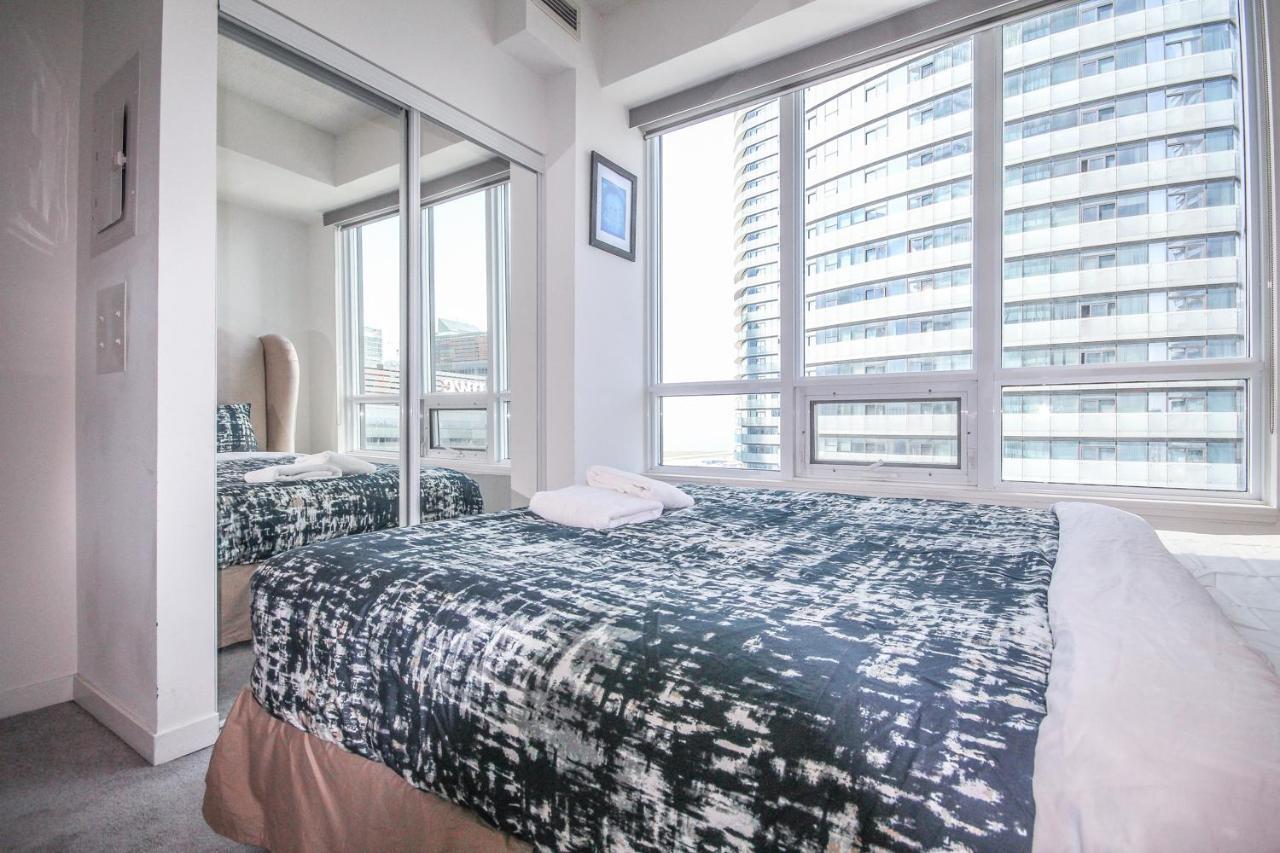 Sarkar Suites - Maple Leaf Square Торонто Экстерьер фото