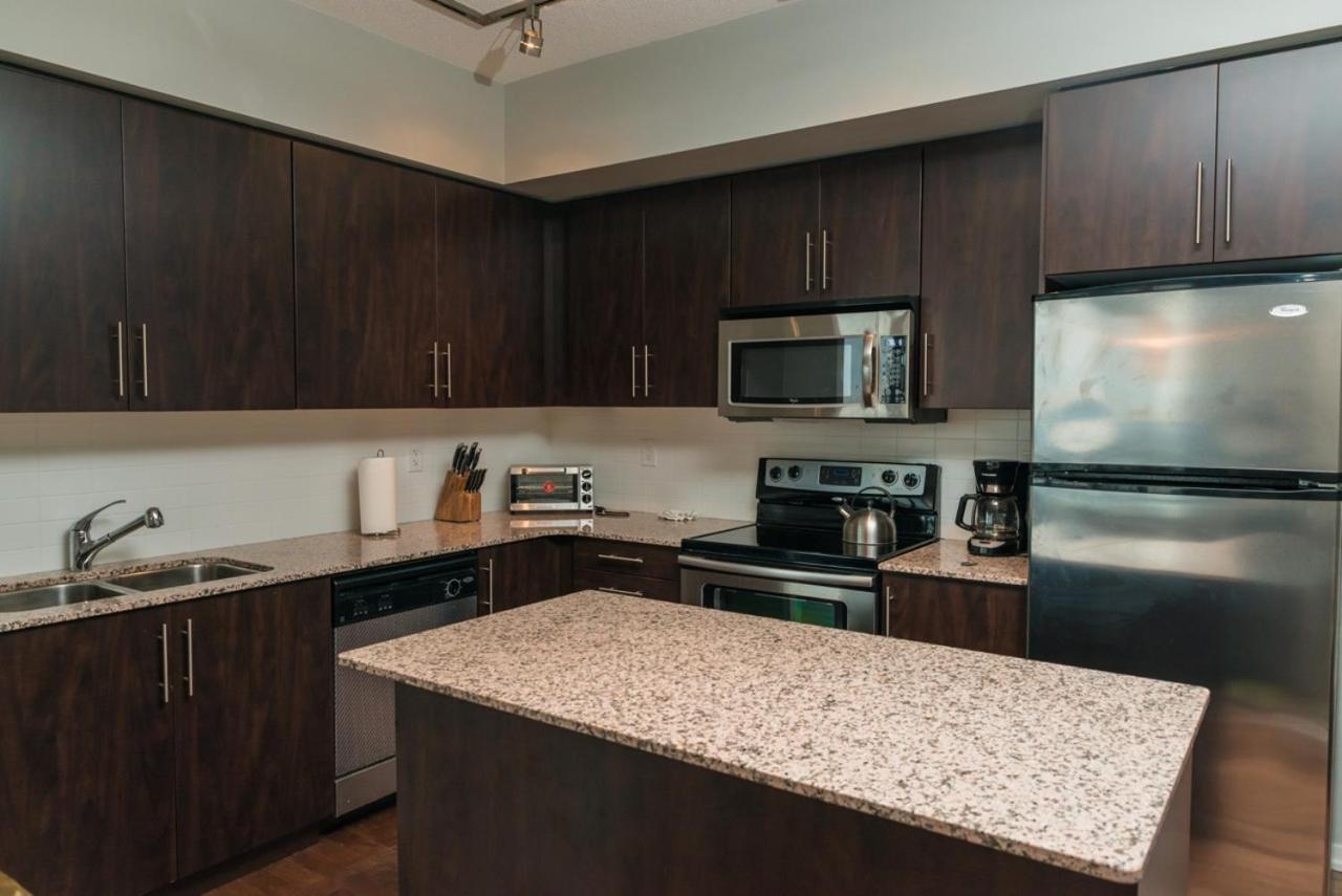 Sarkar Suites - Maple Leaf Square Торонто Экстерьер фото