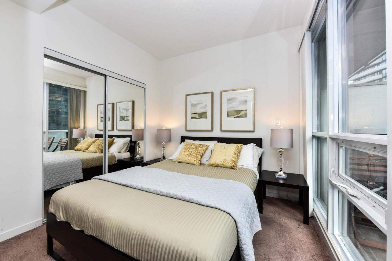 Sarkar Suites - Maple Leaf Square Торонто Экстерьер фото
