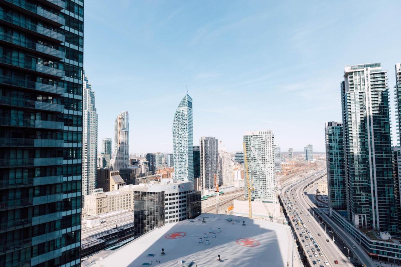 Sarkar Suites - Maple Leaf Square Торонто Экстерьер фото