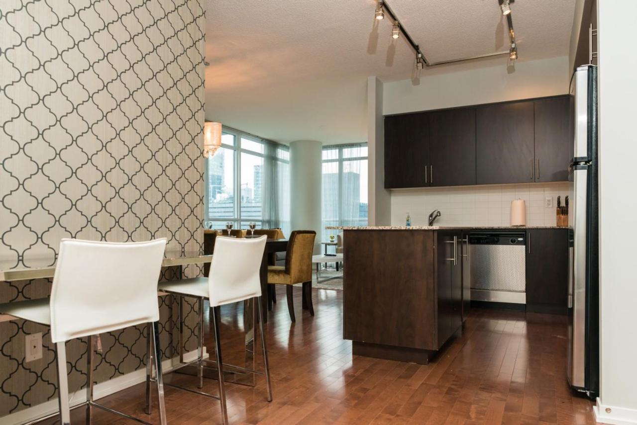 Sarkar Suites - Maple Leaf Square Торонто Экстерьер фото