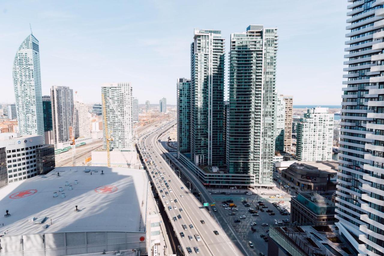 Sarkar Suites - Maple Leaf Square Торонто Экстерьер фото